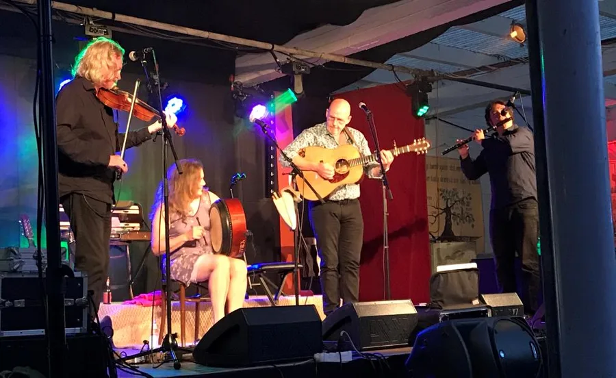 Helen FLAHERTY & BAND